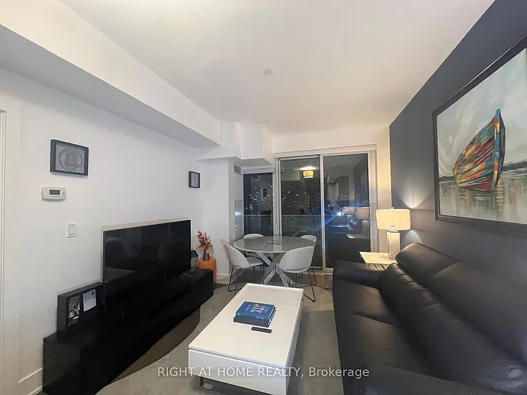 200 Bloor St W #1604 — Photo 18