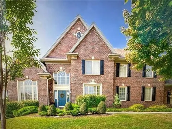 6000 N Cosby Ct, Kansas City, MO 64151