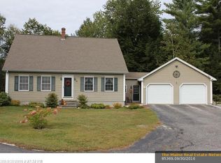 7 Farm View Dr, Windham, ME 04062