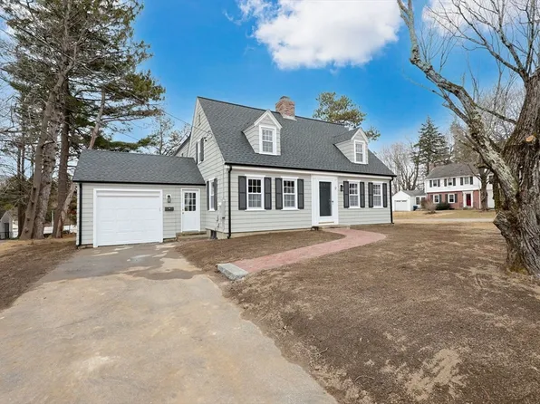 9 Arnold Rd, Shrewsbury, MA 01545