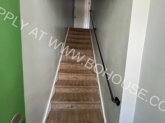 3rd image of 3202 McArthur Dr APT 2