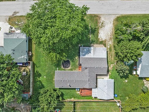 4th image of 134 Windsor Ave