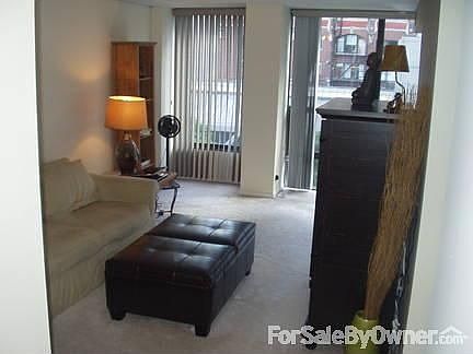 4th image of 230 E Ontario St APT 504