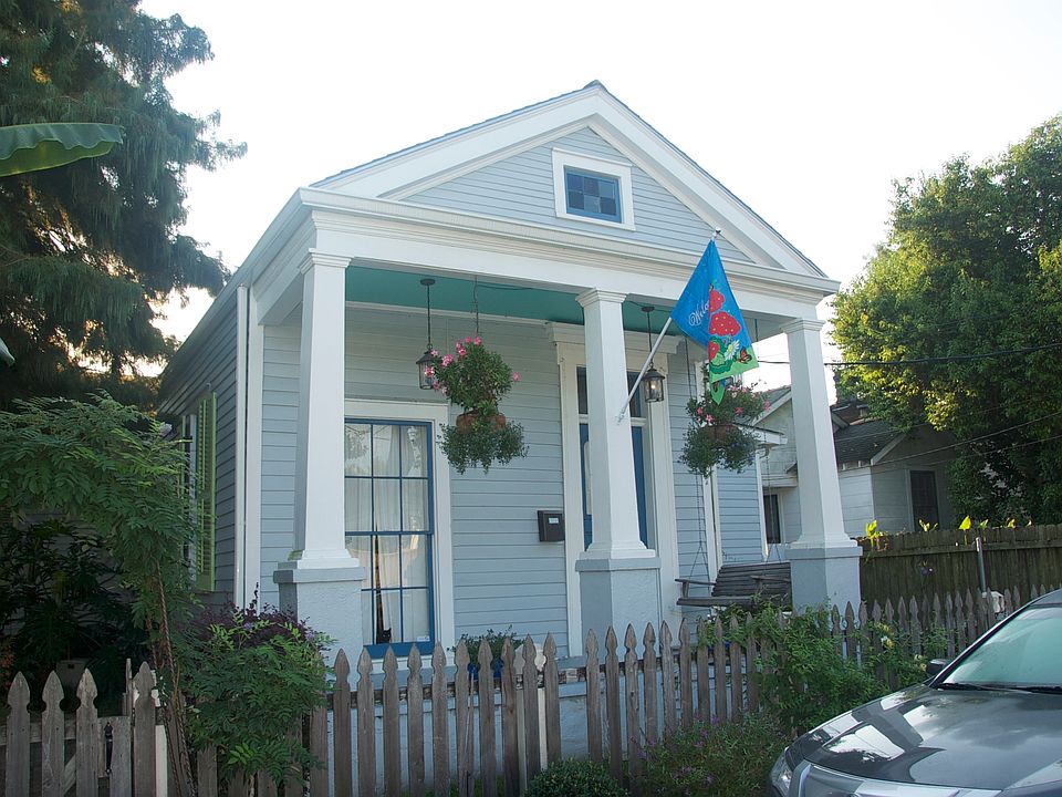 1st image of 927 Lyons St