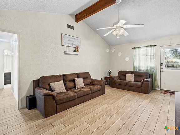 2nd image of 2601 Chestnut Dr