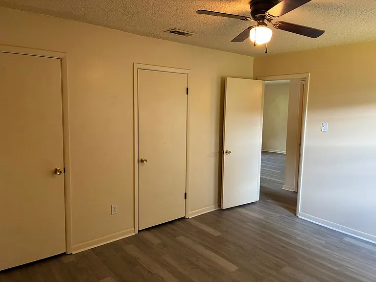 292 W Claiborne St — Photo 24