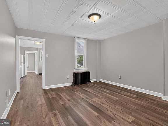 4th image of 704 E Prospect St