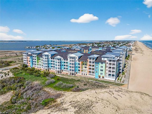 2nd image of 3738 Sandpiper Rd APT 101B