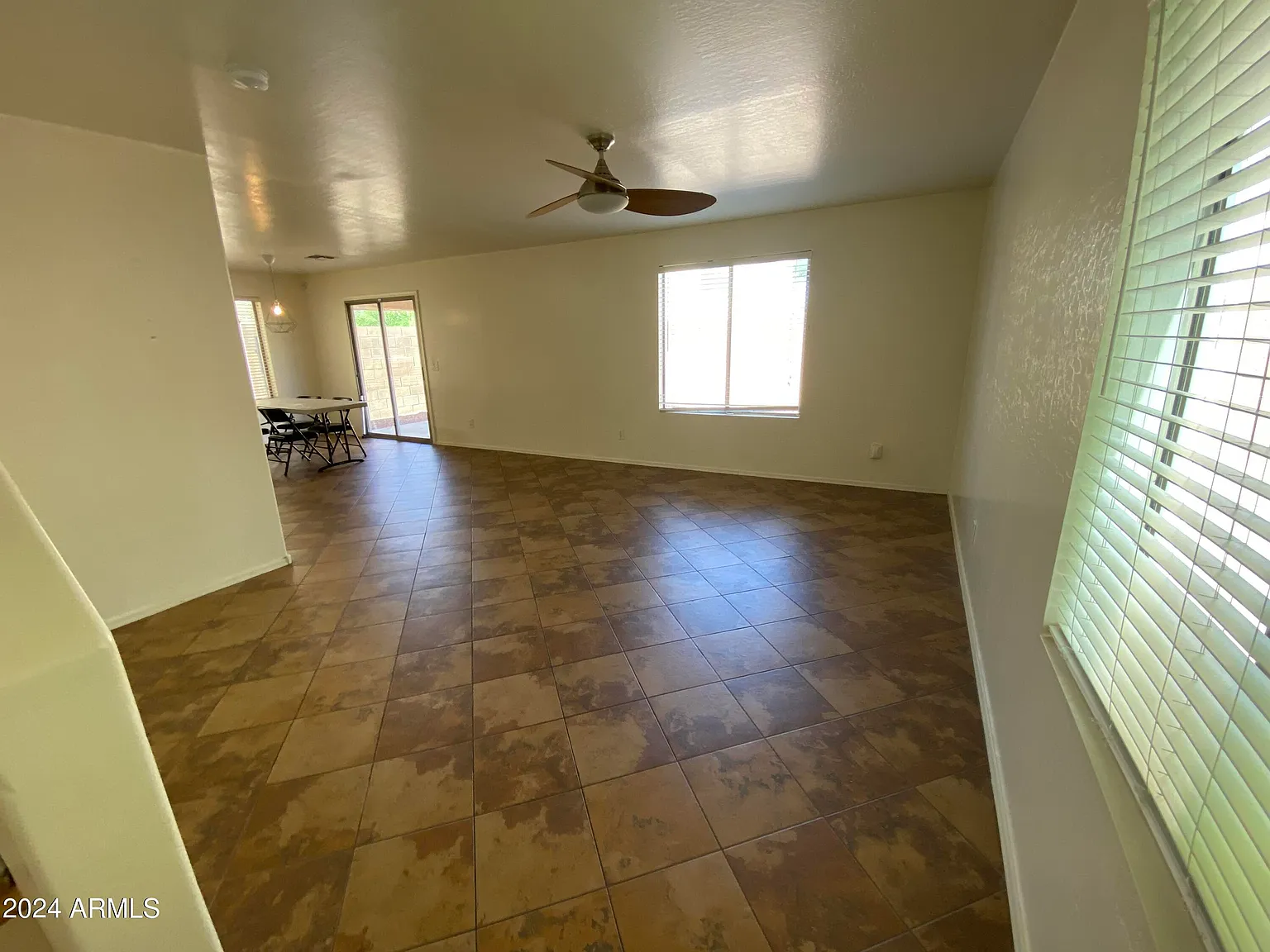 3 bed, 2.5 bath, 1539 sqft, $1,799 — Photo 3