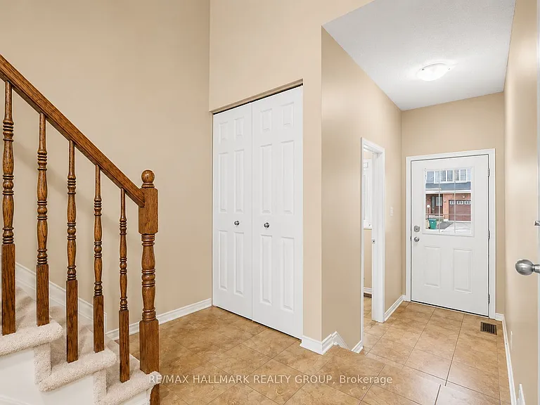 224 Lamplighters Dr — Photo 3