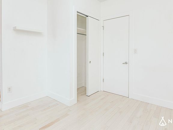 5th image of 319 Menahan St Floor 2