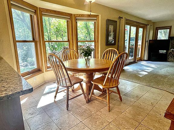 4th image of 1521 Rushmore Dr