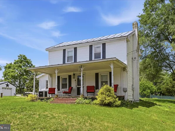116 Country Ln, Clear Brook, VA 22624
