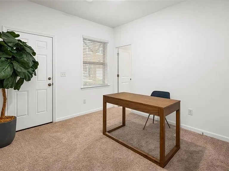 728 Sayers Ct — Photo 17