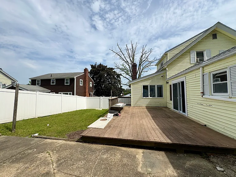 1318 Salem St — Photo 31