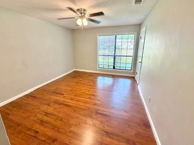 6383 Eastbrier Dr — Photo 10