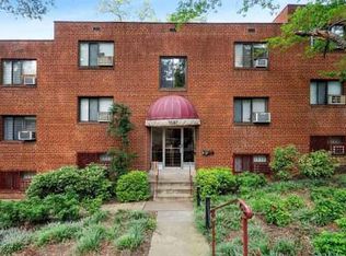 1577 N Colonial Ter APT 206-Y, Arlington, VA 22209