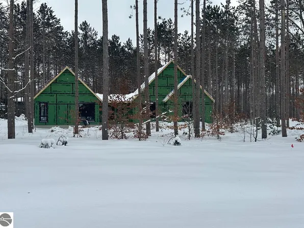 1689 Cascade Trl, Traverse City, MI 49685