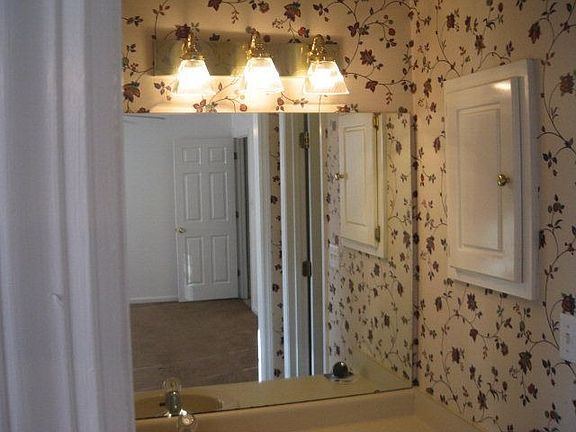 5th image of 3906 Heatherwoods Dr