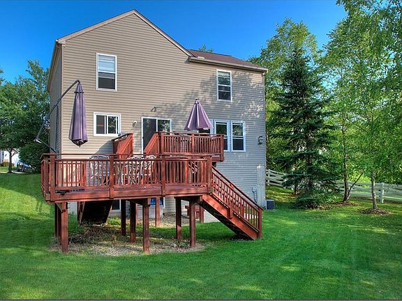 3rd image of 544 Canterbury Ln
