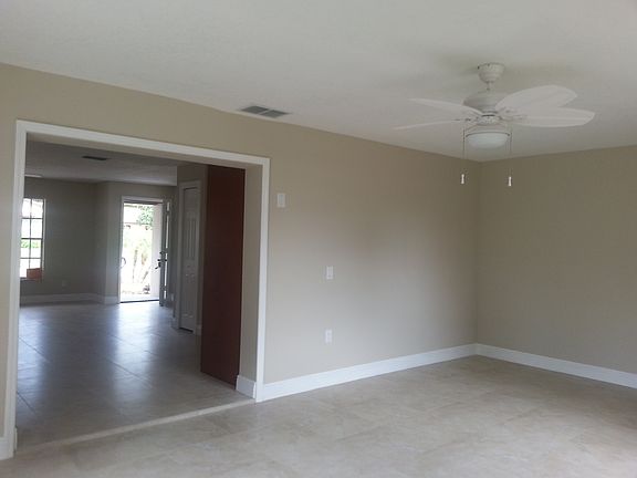 5th image of 103 Hollyhock Dr