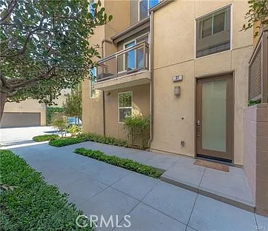 37 Waldorf — Photo 4