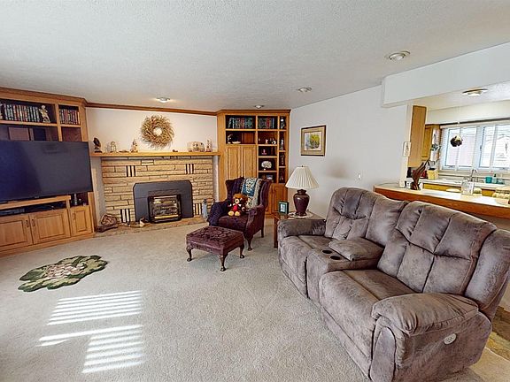 5th image of 340 Shoshone St