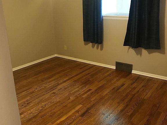 4th image of 223 Toulon Dr