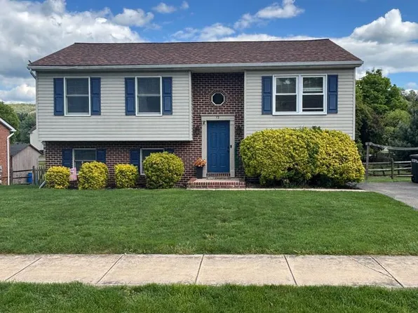 73 Amanda Dr, Smithsburg, MD 21783