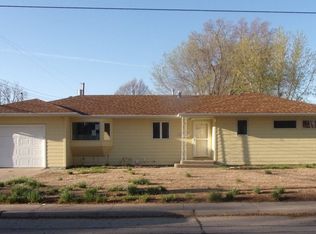 409 17th St, Gothenburg, NE 69138
