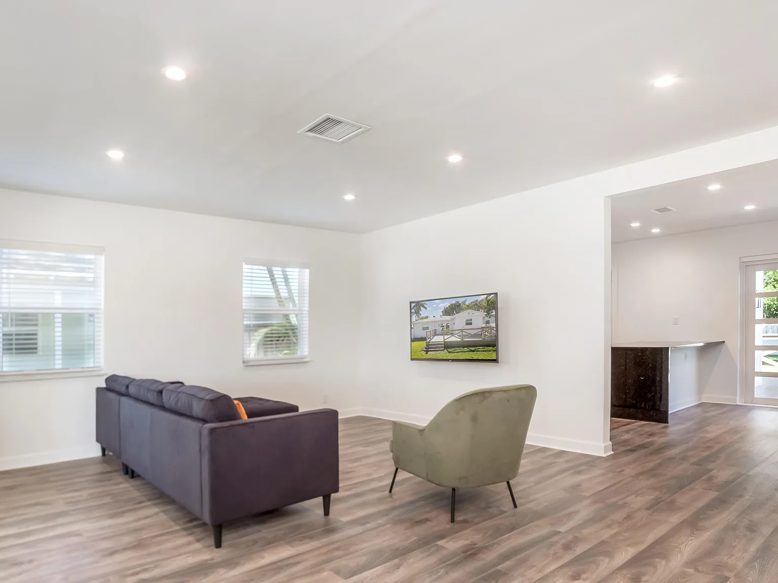 2 bed, 1392 sqft, $3,800 — Photo 3