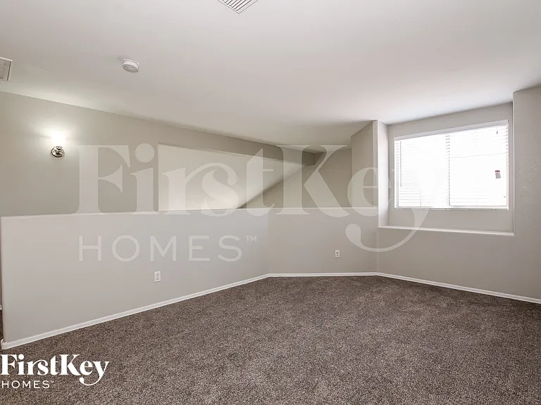 9156 W Quail Ave — Photo 7