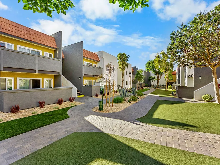 Solara Apartment Homes — Photo 4