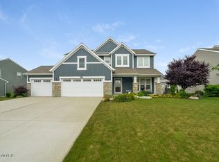 205 Tuckahoe Ct NE, Grand Rapids, MI 49546