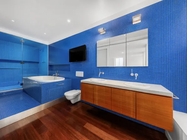 419 West Broadway image 13 of 17