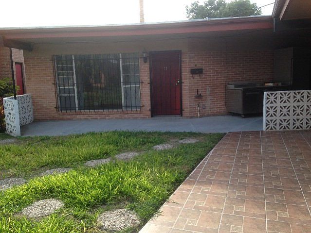 1st image of 800 E Dallas Ave