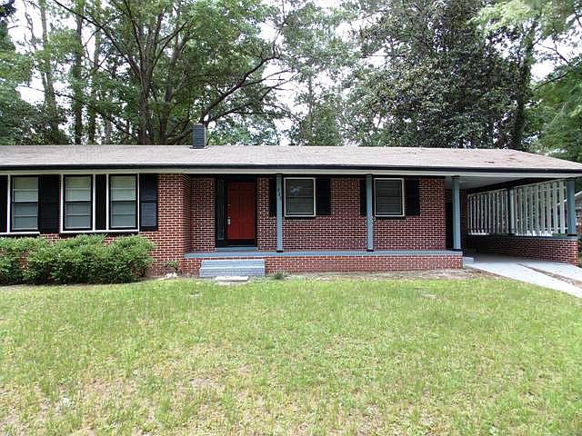 1st image of 923 Brookhaven Dr