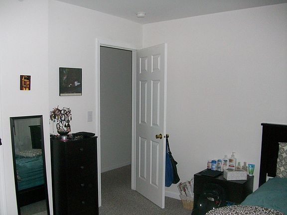 3rd image of 61 Cuyler Ave #2