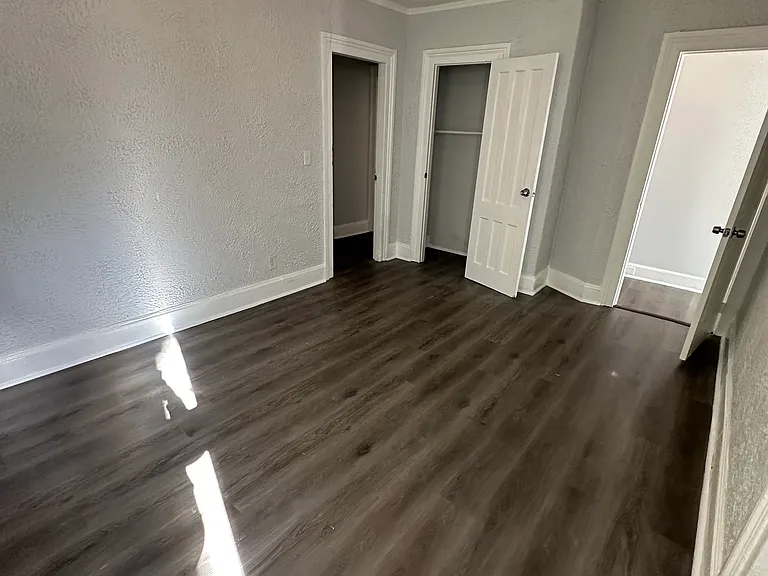 515 Jane St #1L — Photo 6