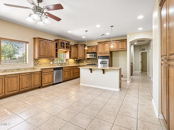 5th image of 191 W Flagstone Place