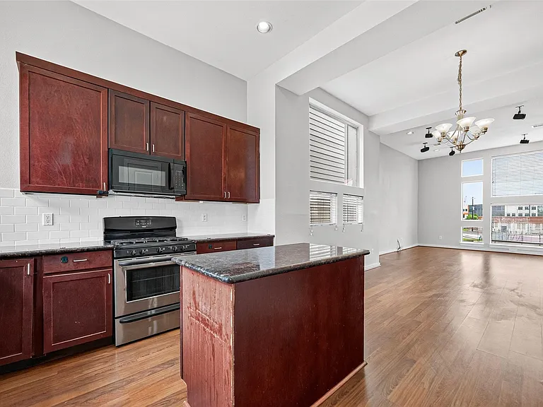 2352 Sperber Ln — Photo 15