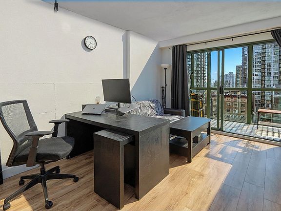3rd image of 1188 Howe St #905