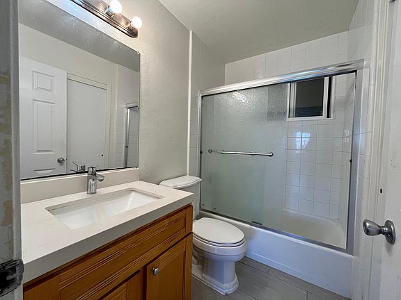3rd image of 31 1st Ave