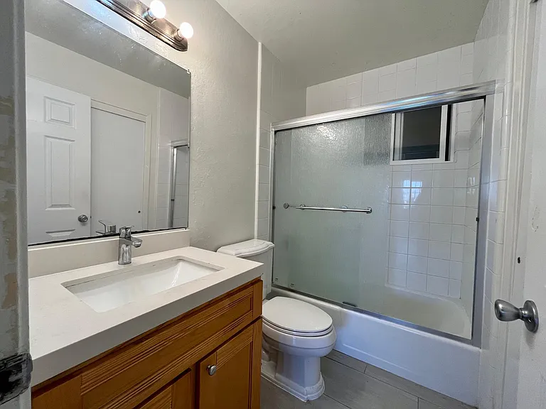 31 1st Ave #4 — Photo 4