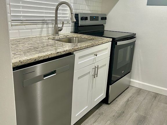 4th image of 3323 N Westmoreland Dr #9371