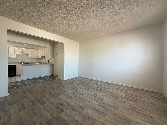 5th image of 3205 E Earll Dr APT 7