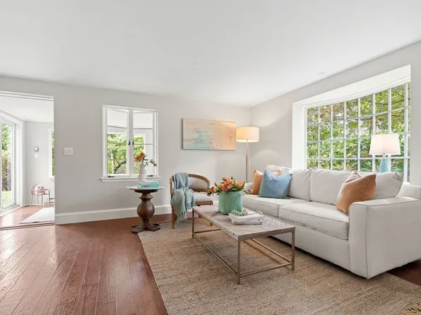 232 Sudbury Rd, Concord, MA 01742