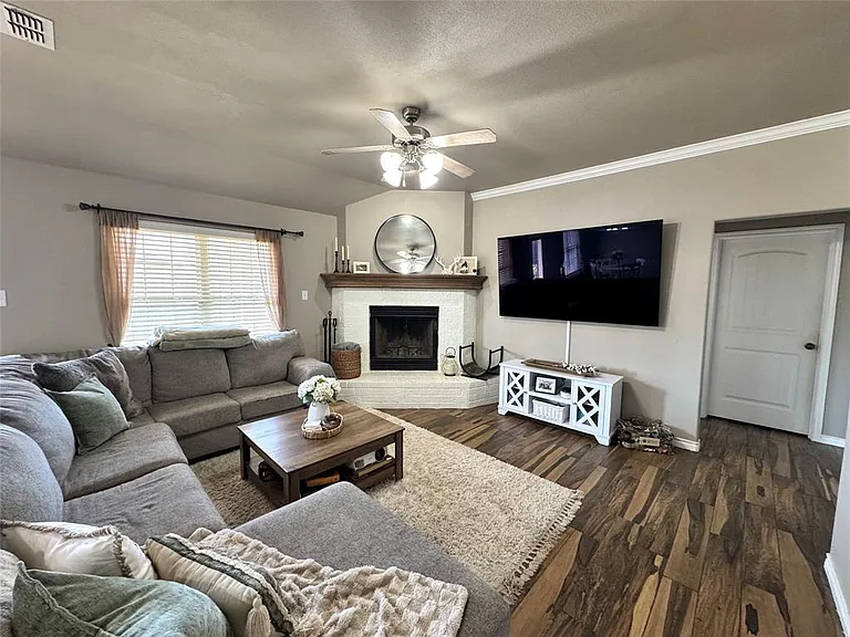 374 Miss Ellie Ln — Photo 12