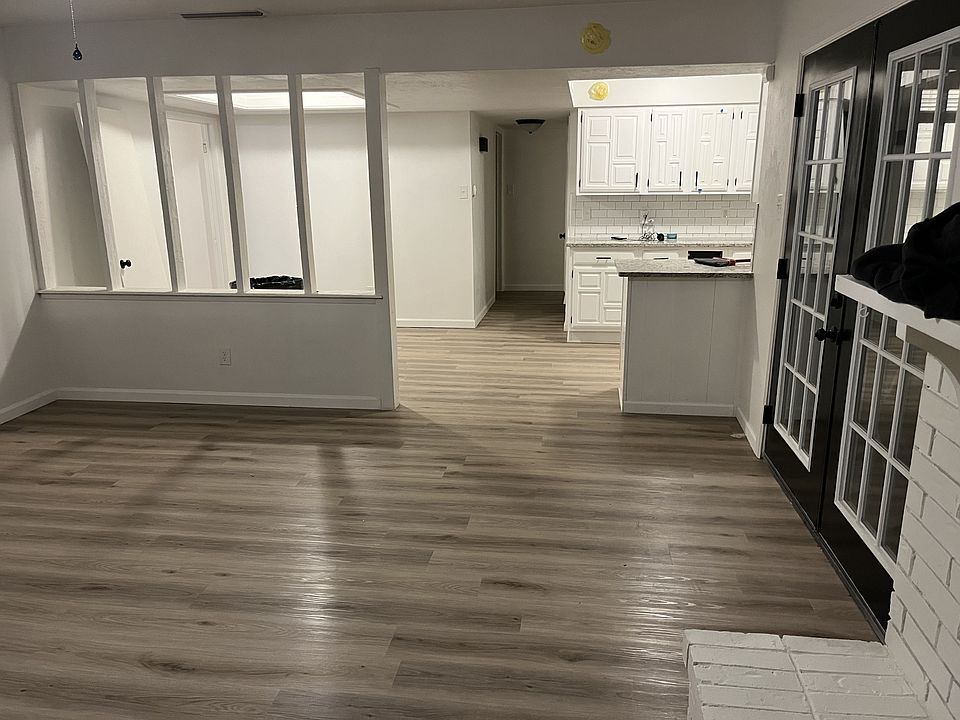 2nd image of 2621 Ridgemoor Ct