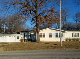 15096 Laminack Rd, Carterville, IL 62918
